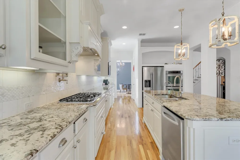 605 Royal Glen Drive Murphy, TX 75094