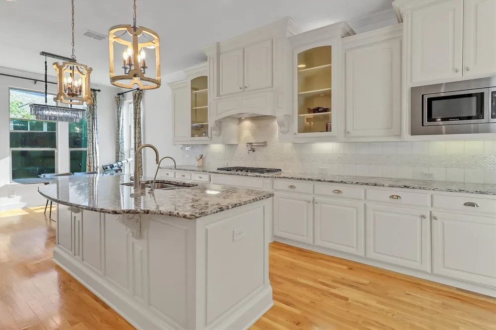 605 Royal Glen Drive Murphy, TX 75094