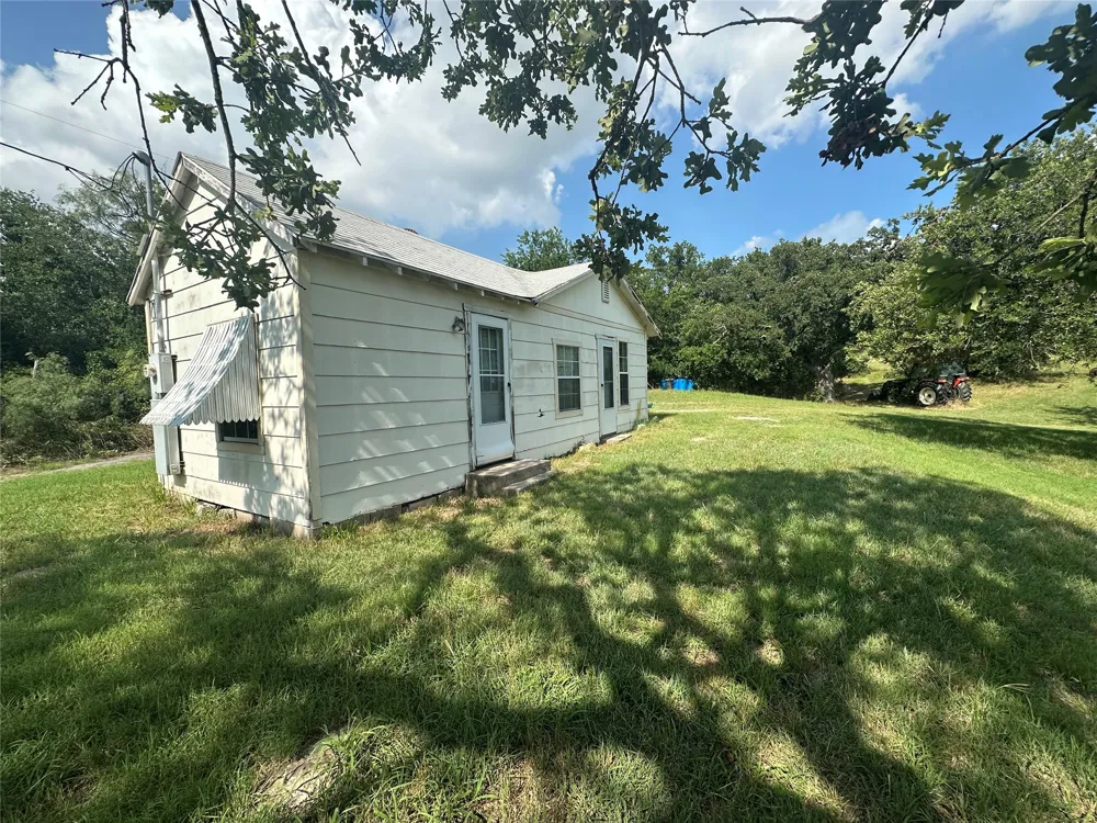 306 County Road 3677 Paradise, TX 76073