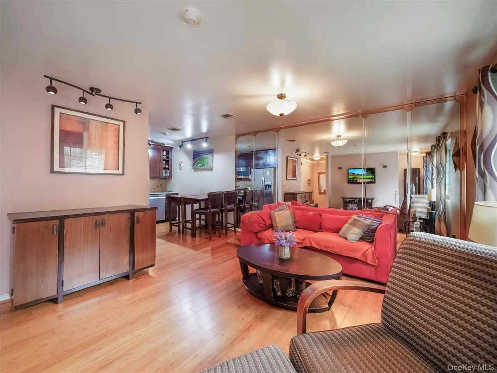26 Klint Court Nanuet, NY 10954