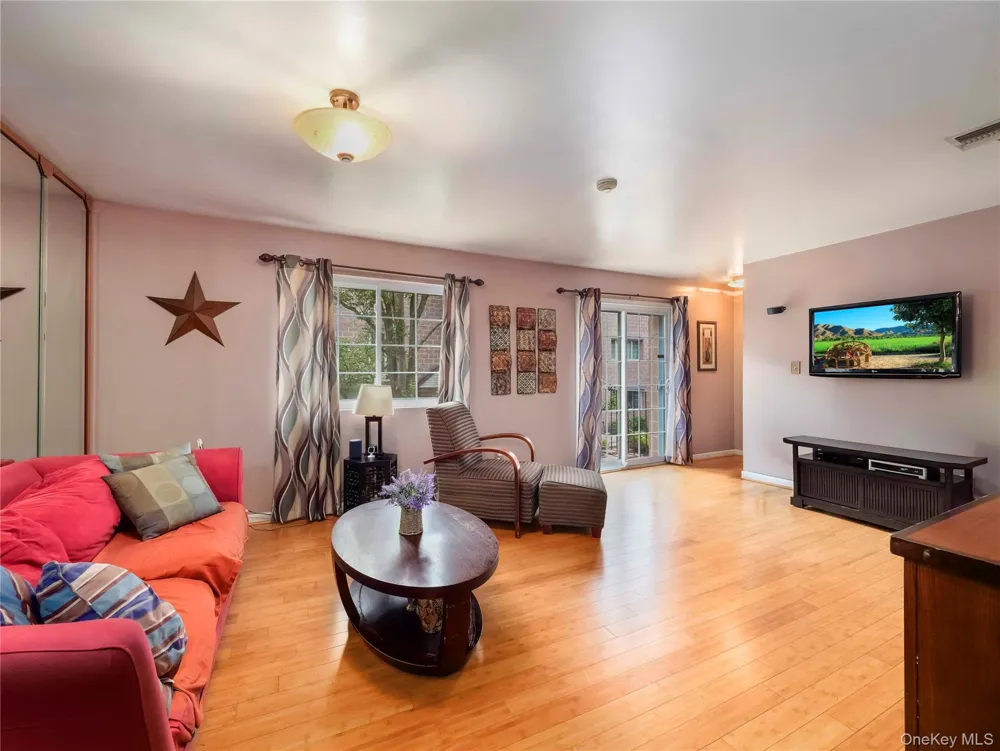 26 Klint Court Nanuet, NY 10954