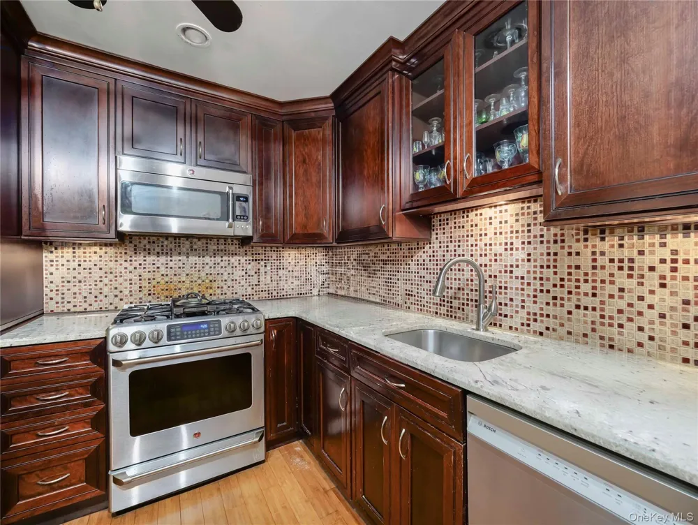 26 Klint Court Nanuet, NY 10954