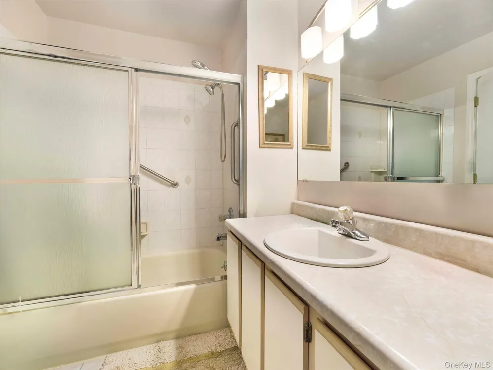 26 Klint Court Nanuet, NY 10954