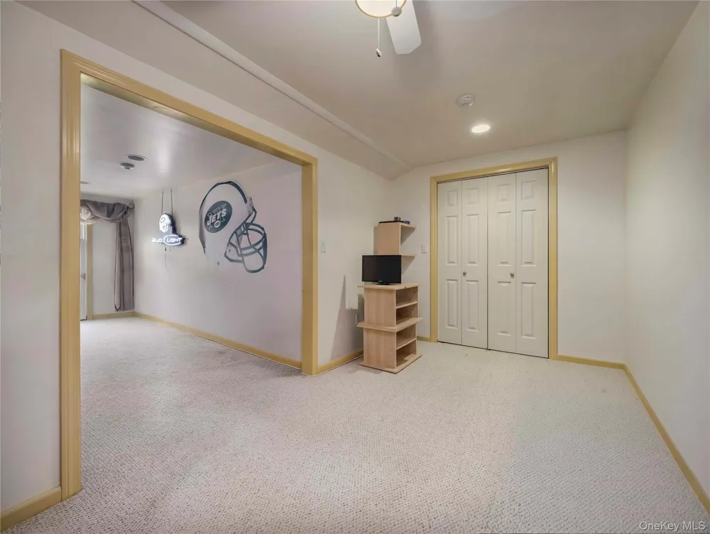 26 Klint Court Nanuet, NY 10954