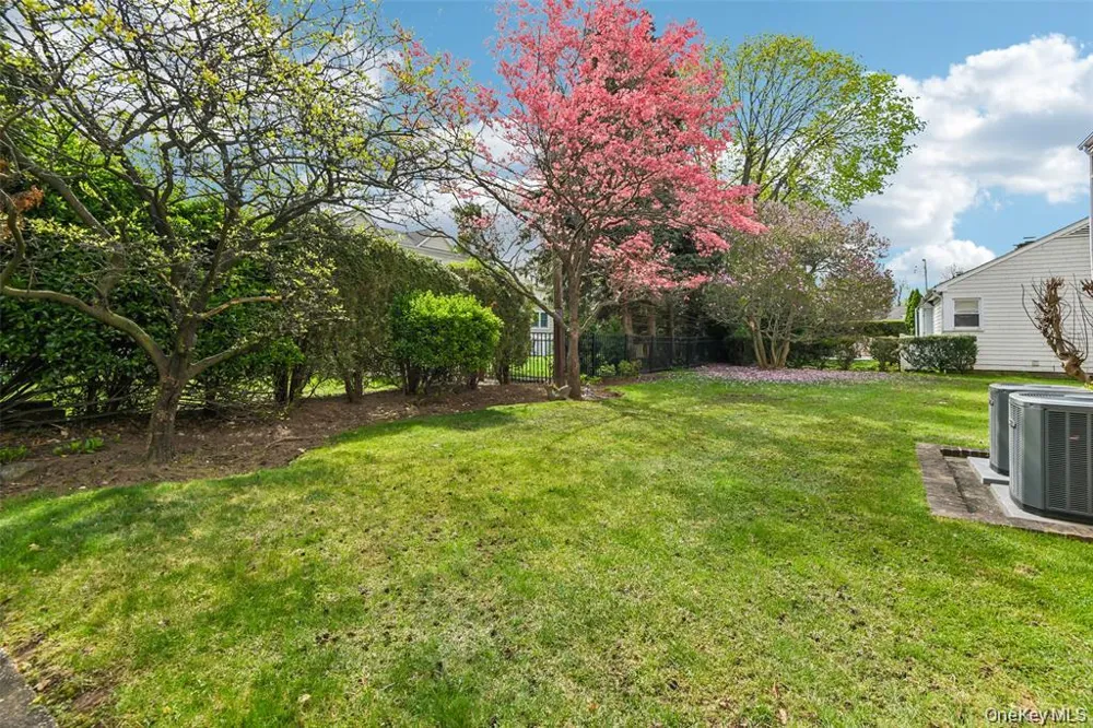 221 Kensington Road Garden City, NY 11530
