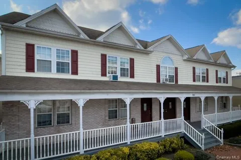 183 Wellwood Avenue #8