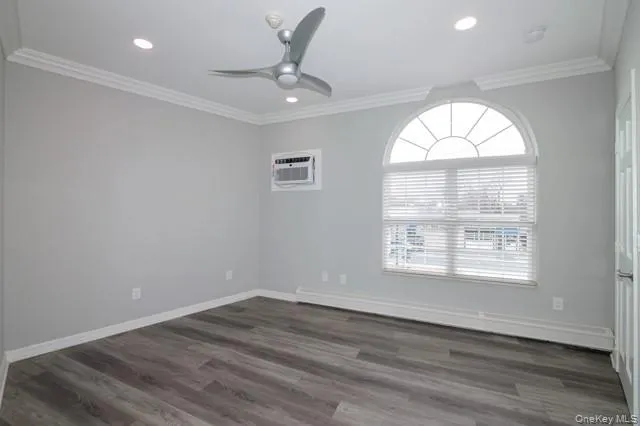 183 Wellwood Avenue #8 Lindenhurst, NY 11757