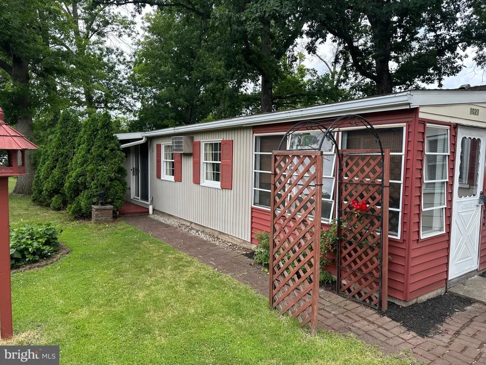 1027 PINE CIRCLE Telford, PA 18969