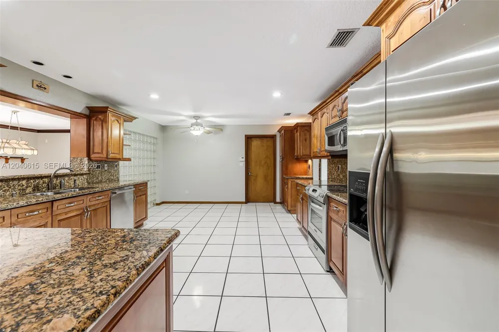 14941 SW 164th Ter Miami, FL 33187