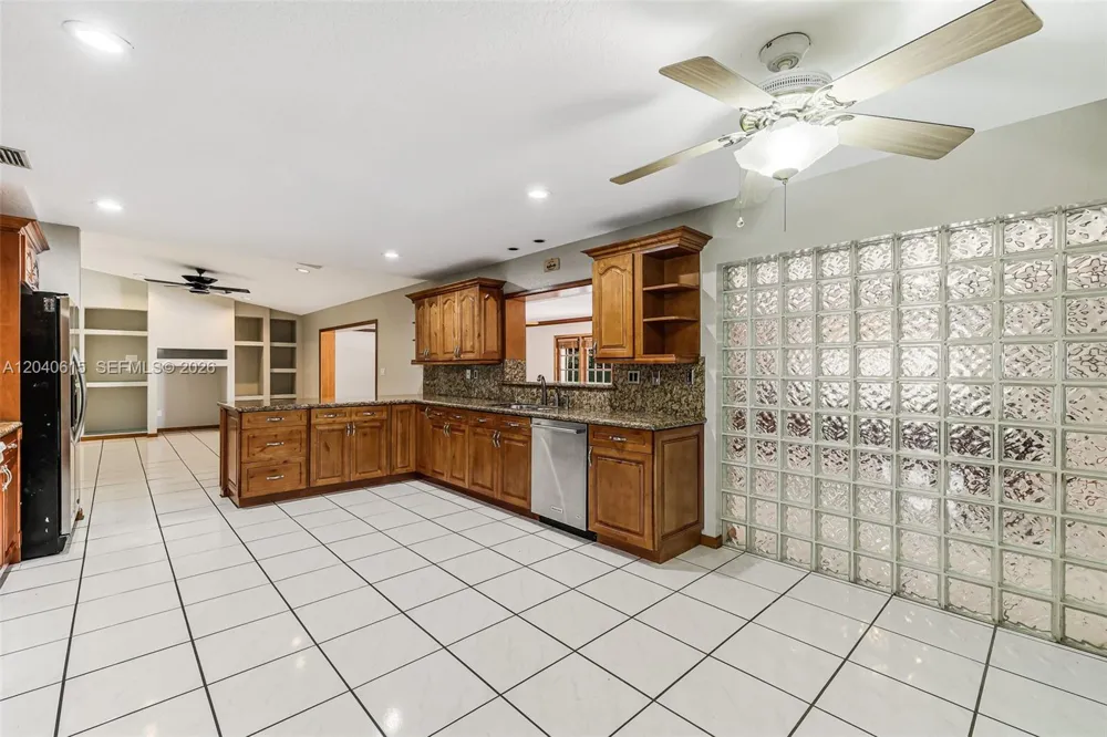 14941 SW 164th Ter Miami, FL 33187