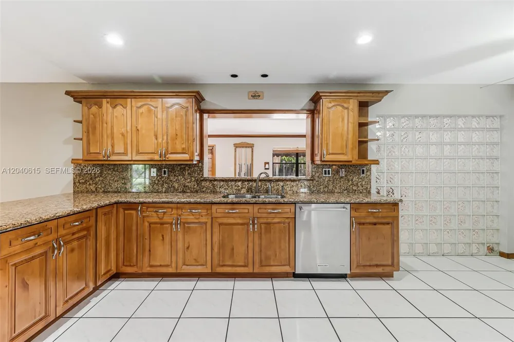 14941 SW 164th Ter Miami, FL 33187