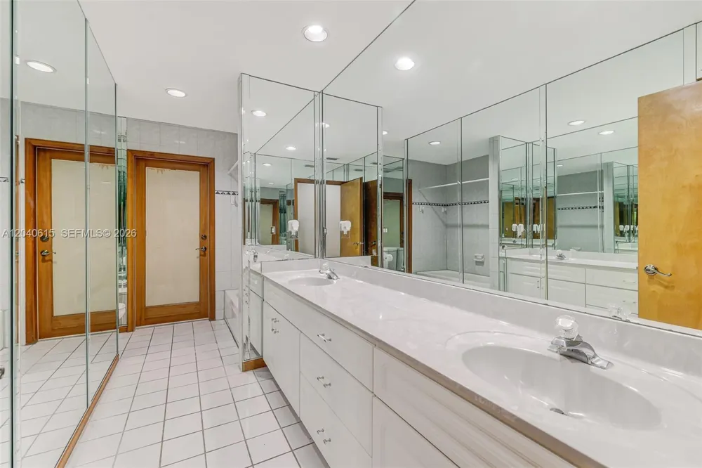 14941 SW 164th Ter Miami, FL 33187
