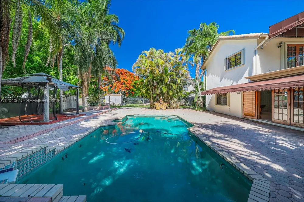 14941 SW 164th Ter Miami, FL 33187