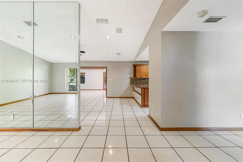 14941 SW 164th Ter Miami, FL 33187