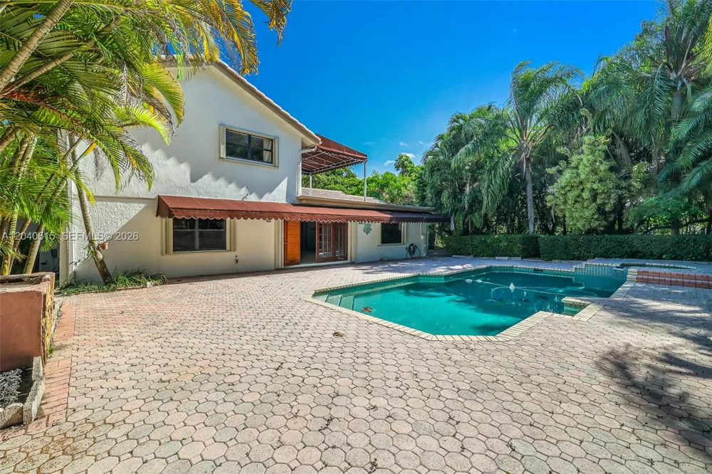 14941 SW 164th Ter Miami, FL 33187