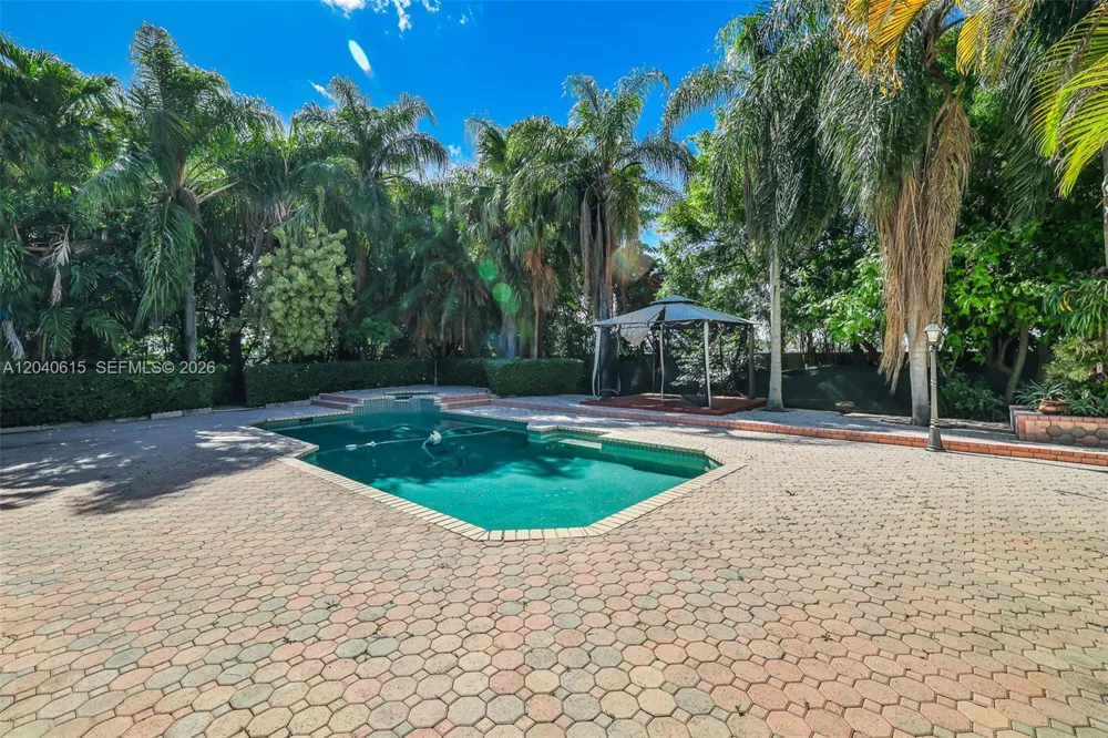14941 SW 164th Ter Miami, FL 33187