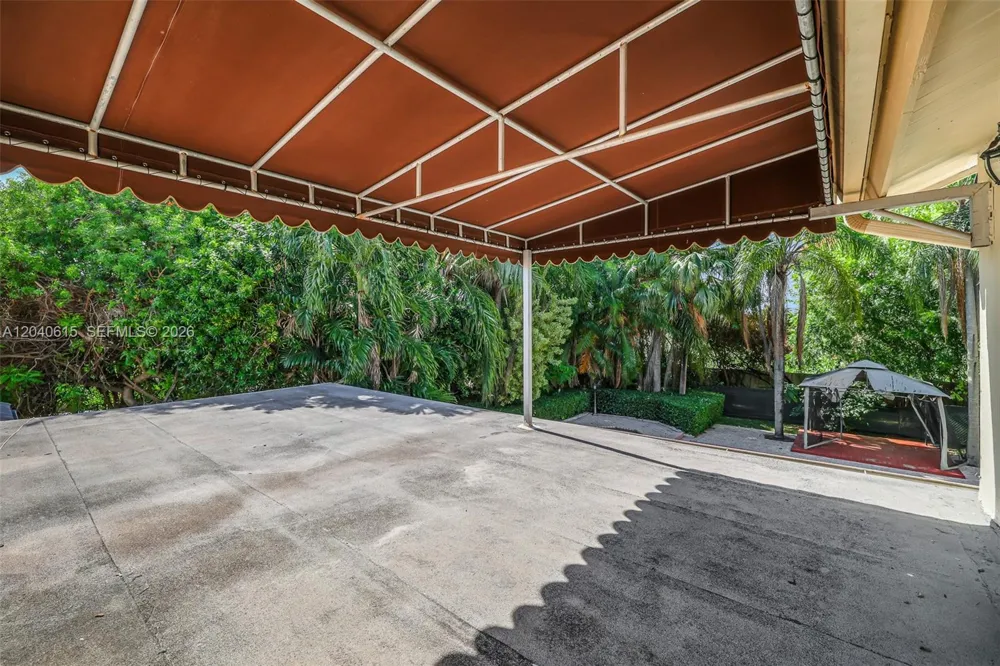 14941 SW 164th Ter Miami, FL 33187