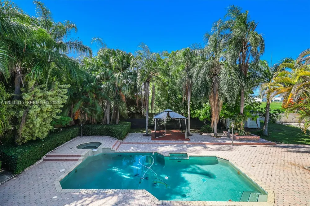 14941 SW 164th Ter Miami, FL 33187