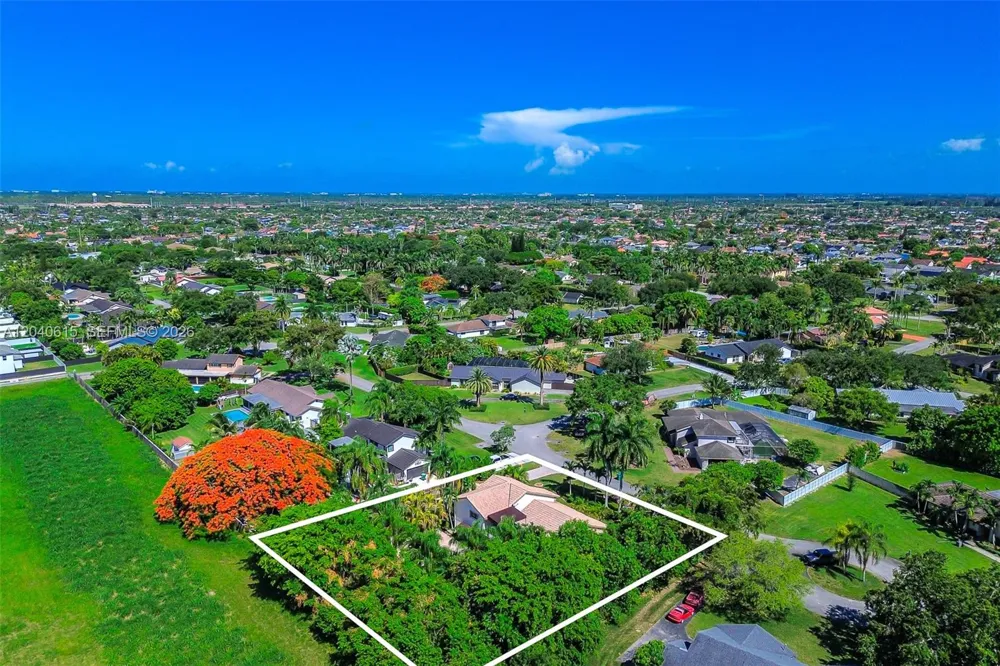 14941 SW 164th Ter Miami, FL 33187