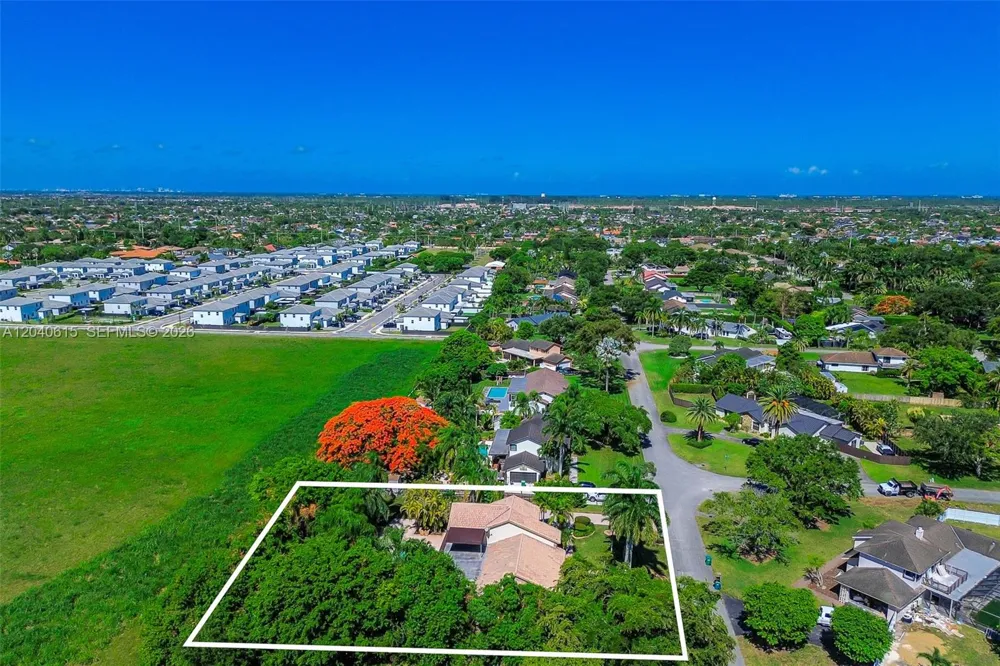 14941 SW 164th Ter Miami, FL 33187
