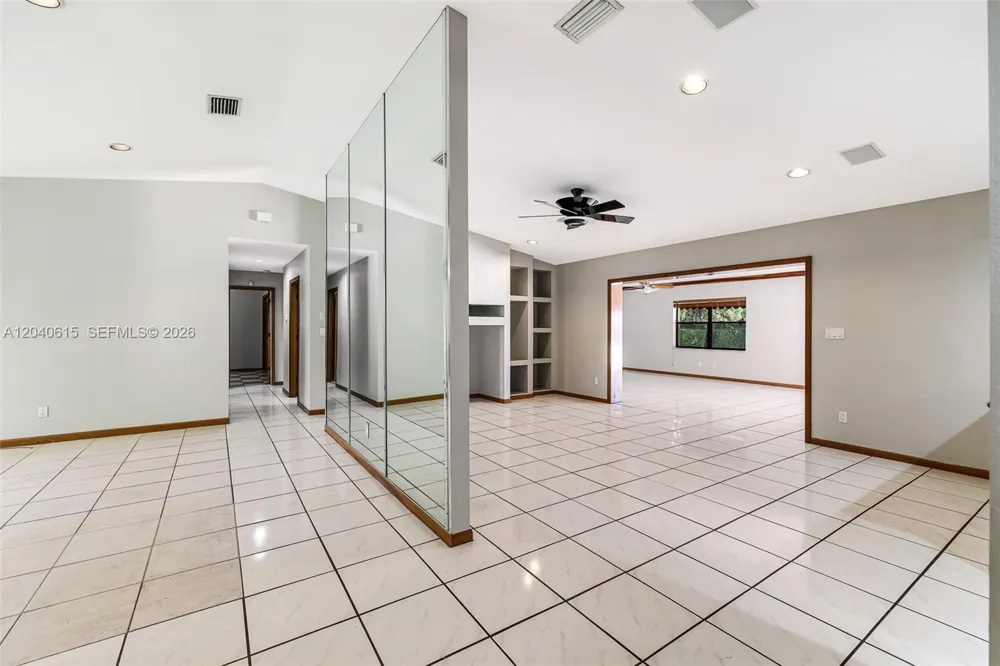 14941 SW 164th Ter Miami, FL 33187