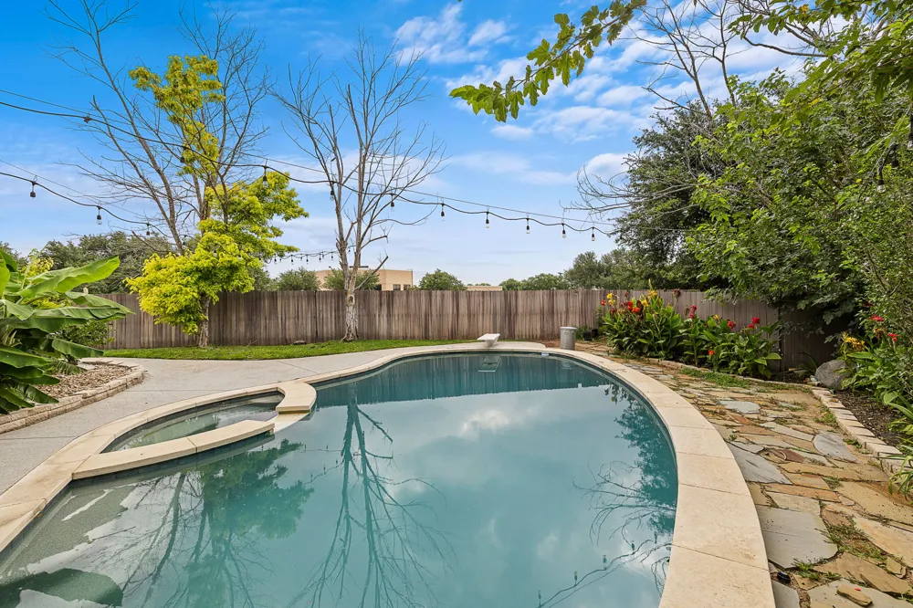 16019 Dark Lane Austin, TX 78717