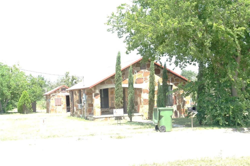 1006 S Bluffton San Saba, TX 76877