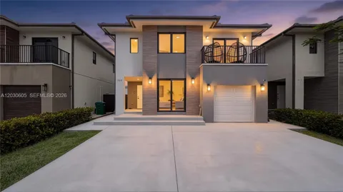 229 NW 12th Ct