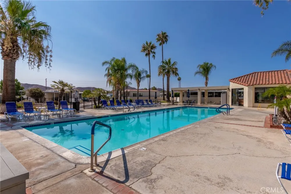 1295 S Cawston Avenue Hemet, CA 92545