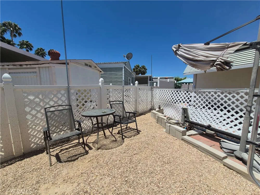 1295 S Cawston Avenue Hemet, CA 92545
