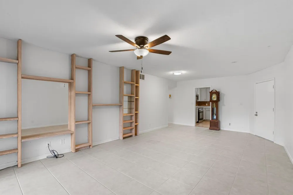 10693 Military Trail #7 West Palm Beach, FL 33410
