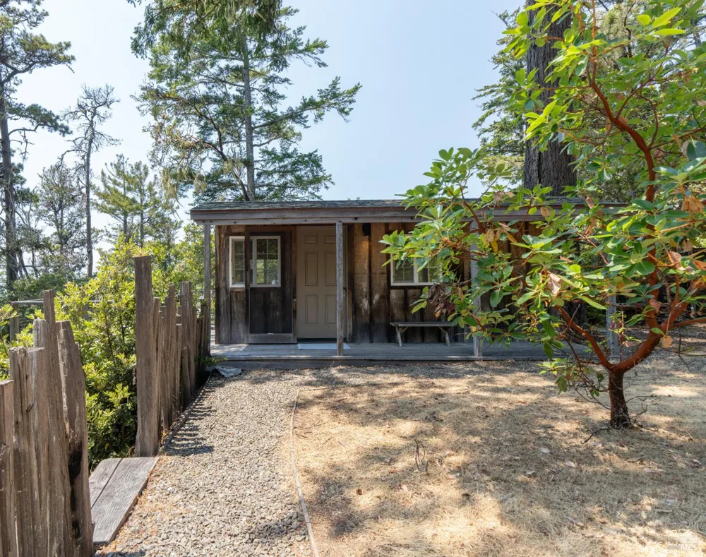 46900 Gypsy Flat Road Gualala, CA 95445