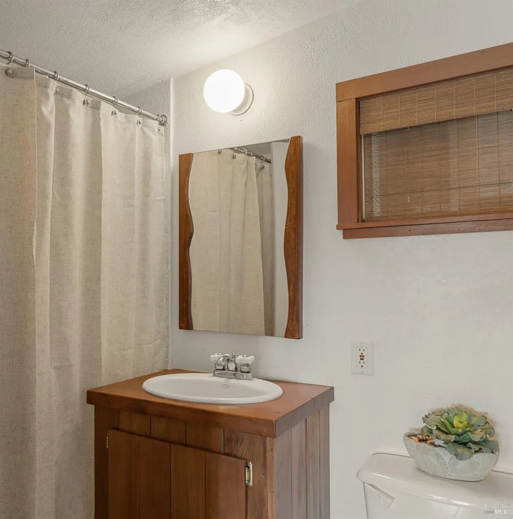46900 Gypsy Flat Road Gualala, CA 95445