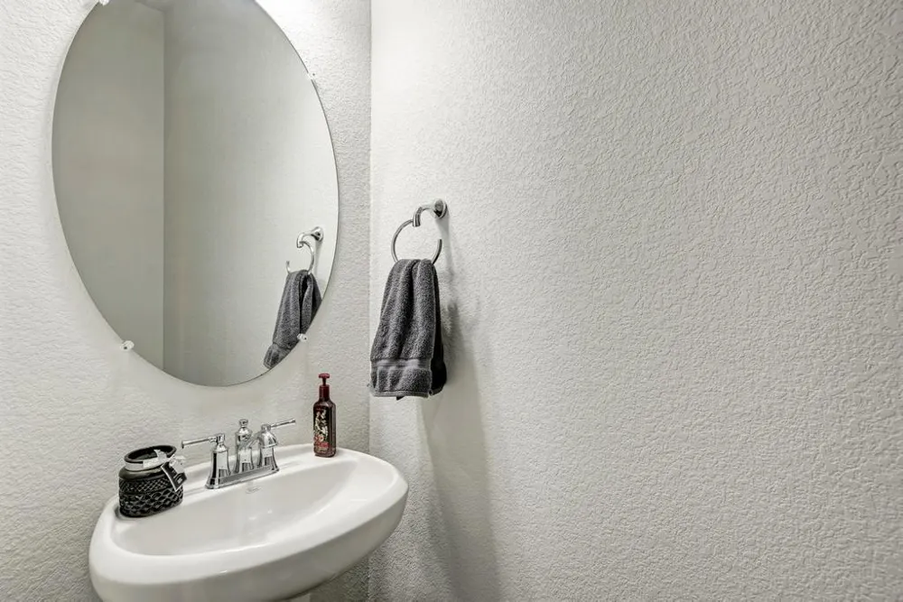 1104 Almeria Bend Leander, TX 78641