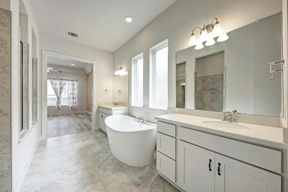 1104 Almeria Bend Leander, TX 78641