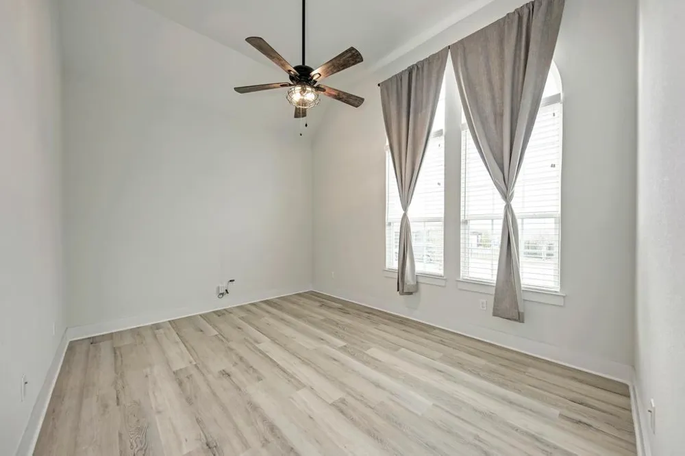 1104 Almeria Bend Leander, TX 78641