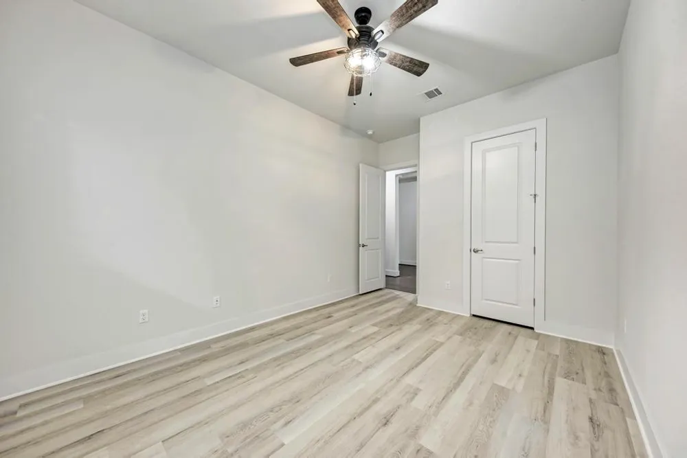 1104 Almeria Bend Leander, TX 78641