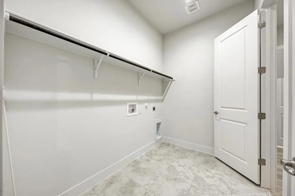 1104 Almeria Bend Leander, TX 78641