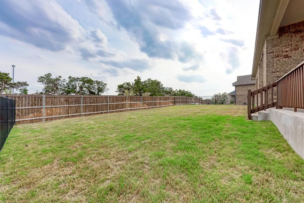 1104 Almeria Bend Leander, TX 78641