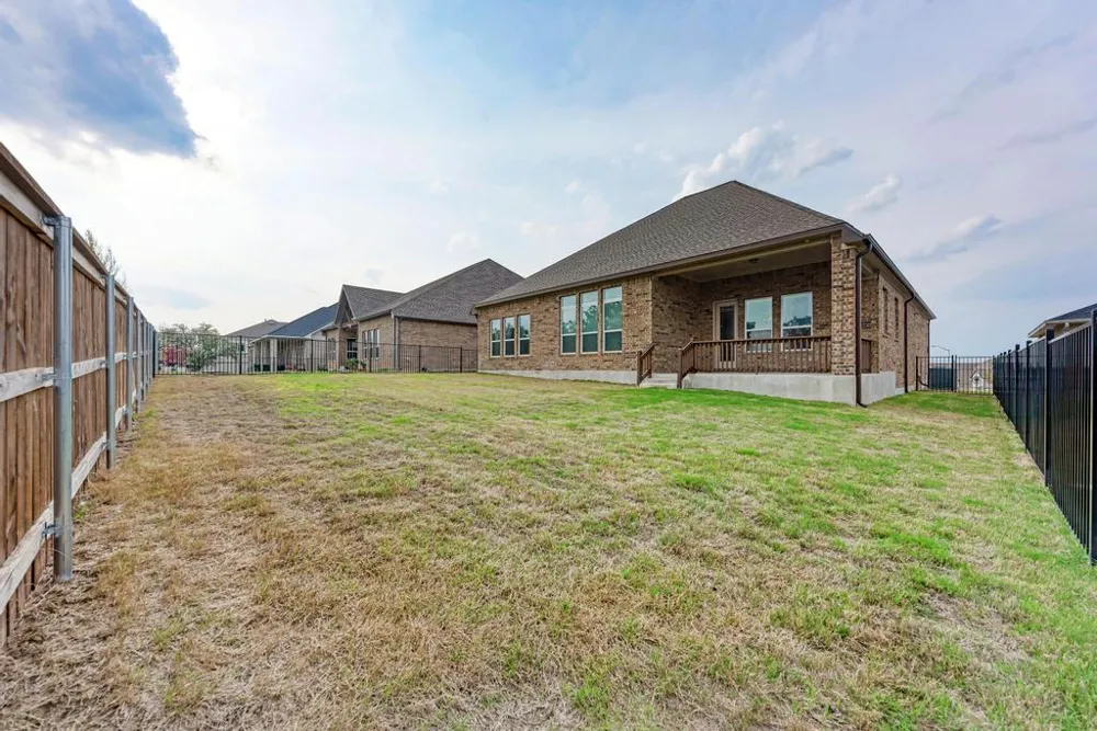 1104 Almeria Bend Leander, TX 78641