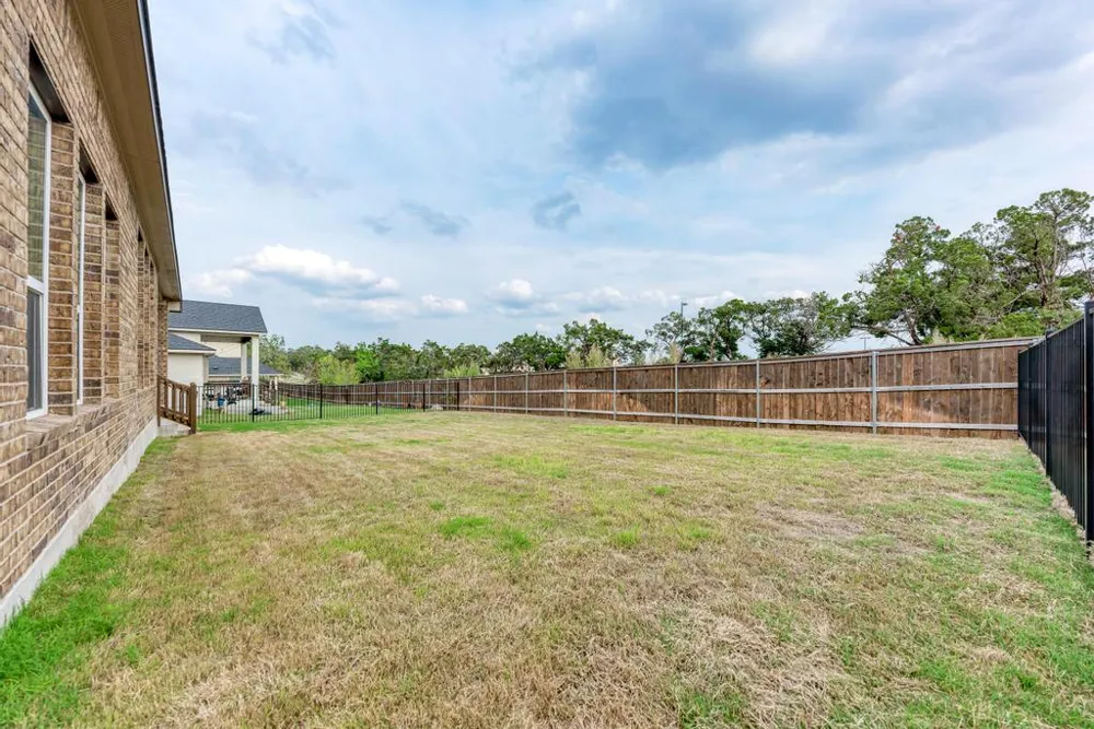 1104 Almeria Bend Leander, TX 78641