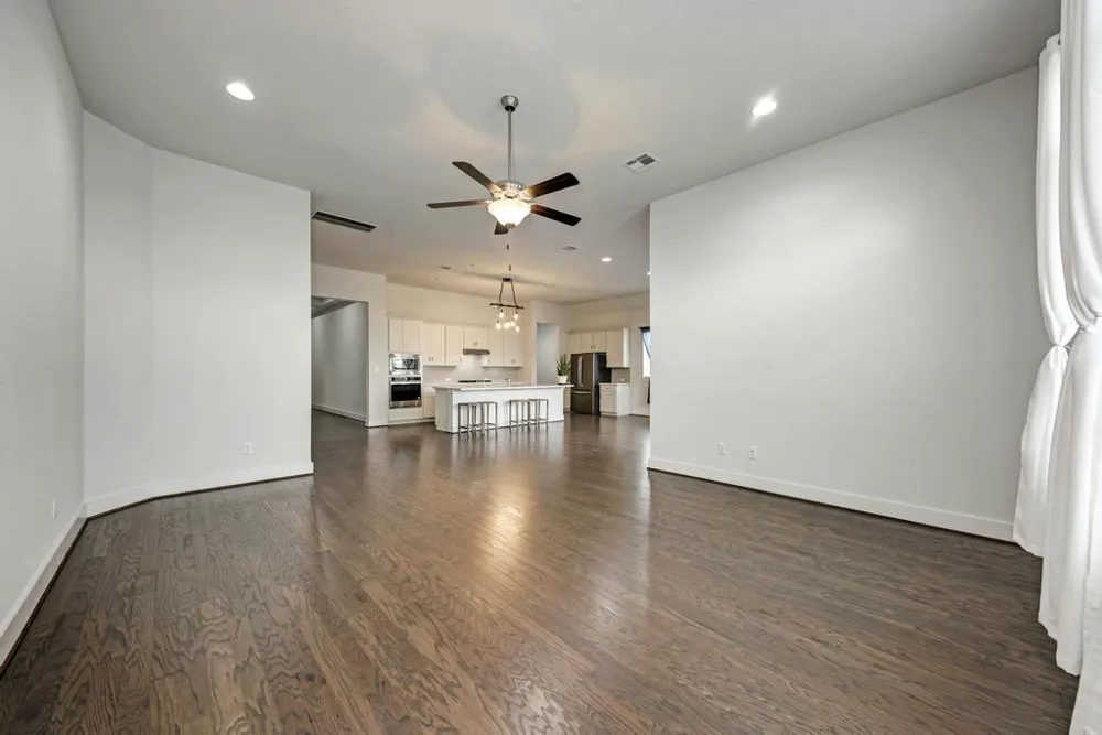 1104 Almeria Bend Leander, TX 78641