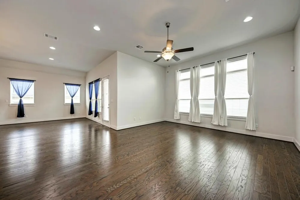 1104 Almeria Bend Leander, TX 78641