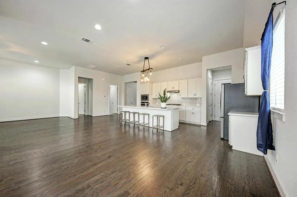 1104 Almeria Bend Leander, TX 78641