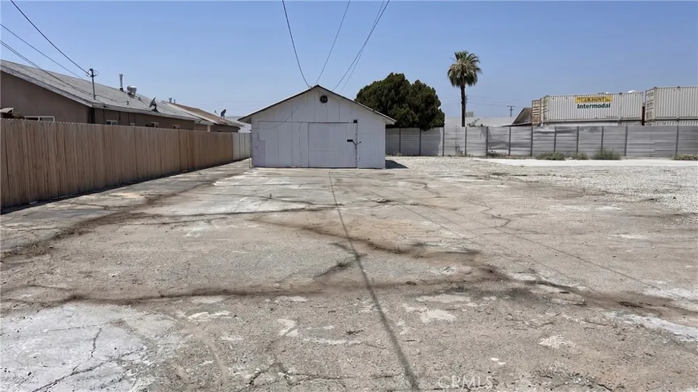 1157 7th Colton, CA 92324