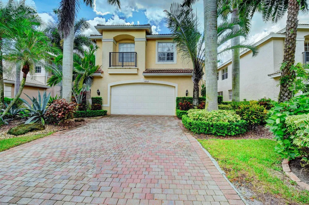 8957 Sandy Crest Lane Boynton Beach, FL 33473