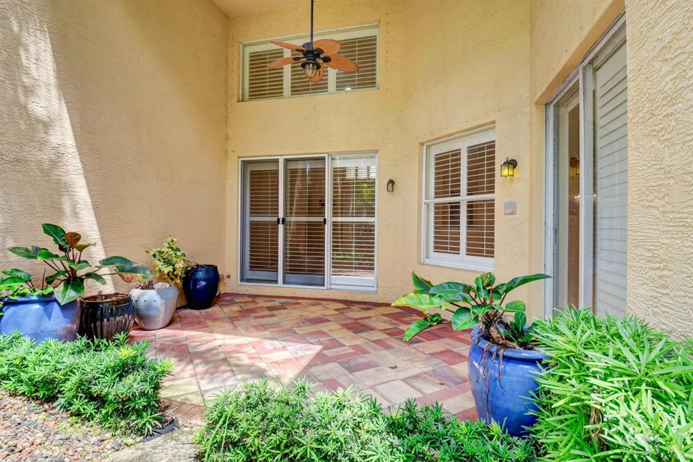 8957 Sandy Crest Lane Boynton Beach, FL 33473