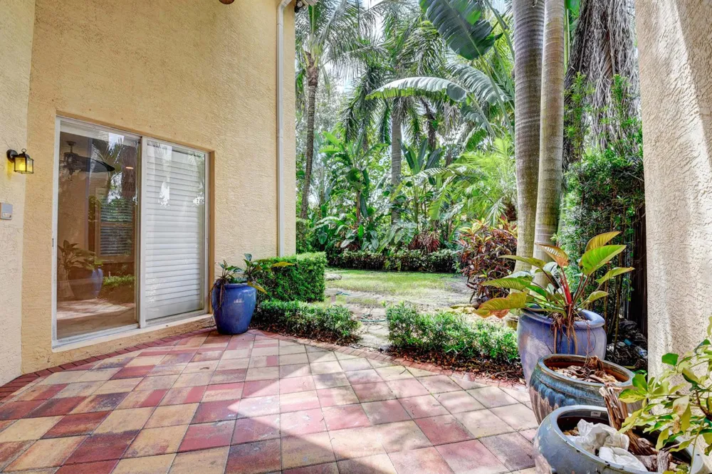 8957 Sandy Crest Lane Boynton Beach, FL 33473