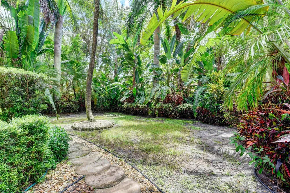 8957 Sandy Crest Lane Boynton Beach, FL 33473
