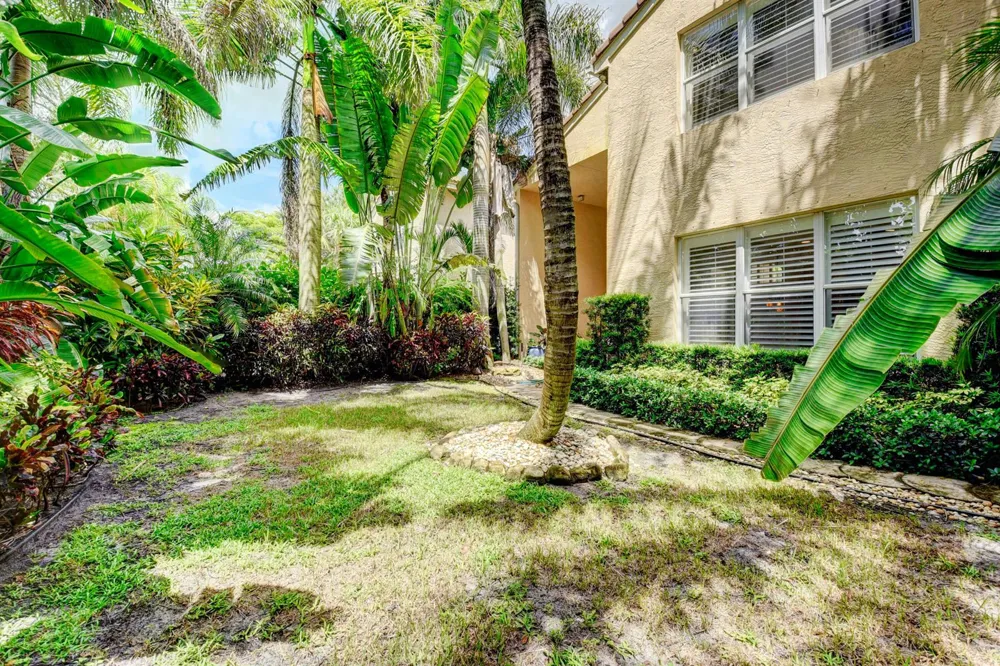 8957 Sandy Crest Lane Boynton Beach, FL 33473